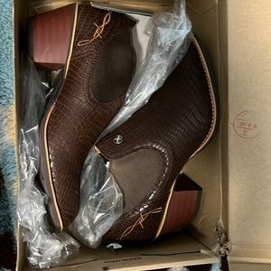 Twisted X Dress shoes.